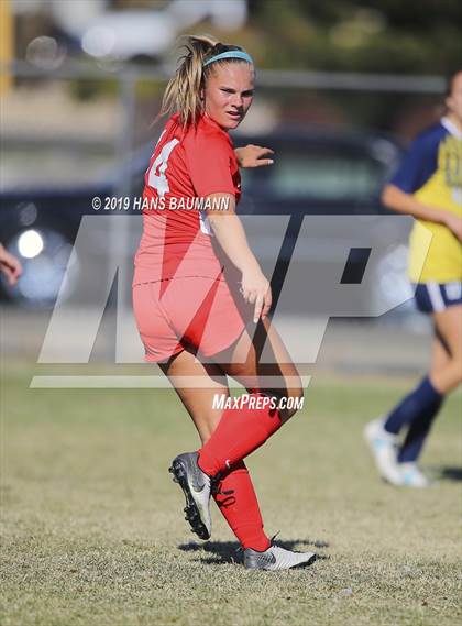 Thumbnail 2 in Truckee vs. Boulder City (NIAA 3A Semifinal) photogallery.