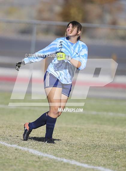 Thumbnail 1 in Truckee vs. Boulder City (NIAA 3A Semifinal) photogallery.