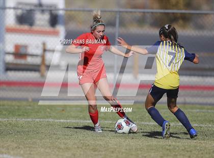 Thumbnail 2 in Truckee vs. Boulder City (NIAA 3A Semifinal) photogallery.