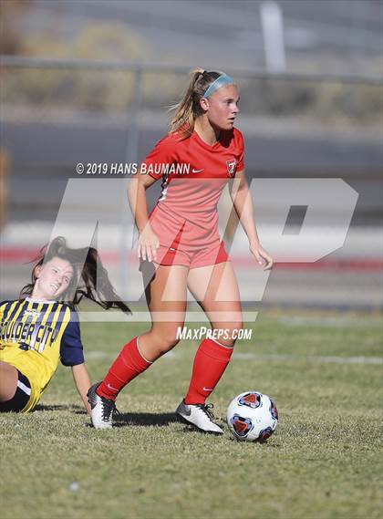 Thumbnail 2 in Truckee vs. Boulder City (NIAA 3A Semifinal) photogallery.