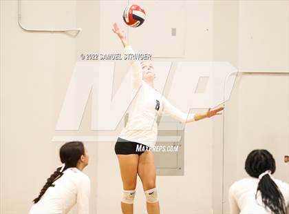 Thumbnail 1 in Notre Dame vs. Archbishop Mitty (Spikefest 1) photogallery.