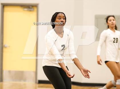 Thumbnail 3 in Notre Dame vs. Archbishop Mitty (Spikefest 1) photogallery.