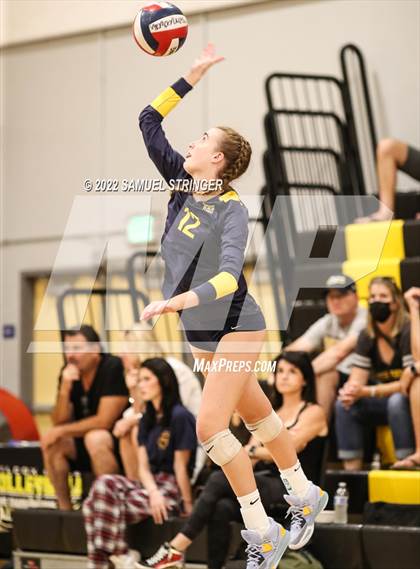 Thumbnail 1 in Notre Dame vs. Archbishop Mitty (Spikefest 1) photogallery.