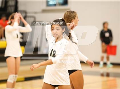 Thumbnail 3 in Notre Dame vs. Archbishop Mitty (Spikefest 1) photogallery.