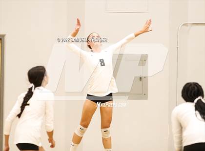 Thumbnail 2 in Notre Dame vs. Archbishop Mitty (Spikefest 1) photogallery.