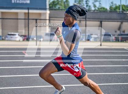 Thumbnail 1 in UIL 6A Track & Field Area 13&14 (400M) photogallery.