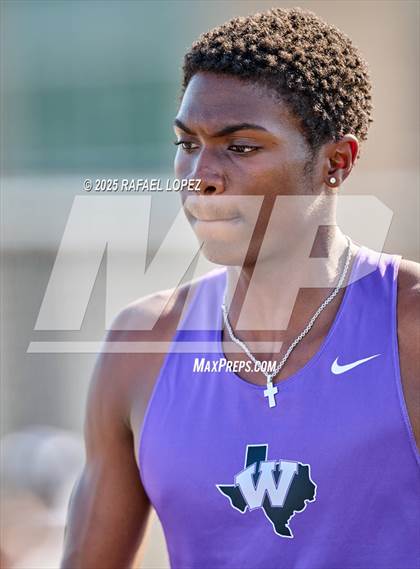 Thumbnail 1 in UIL 6A Track & Field Area 13&14 (400M) photogallery.