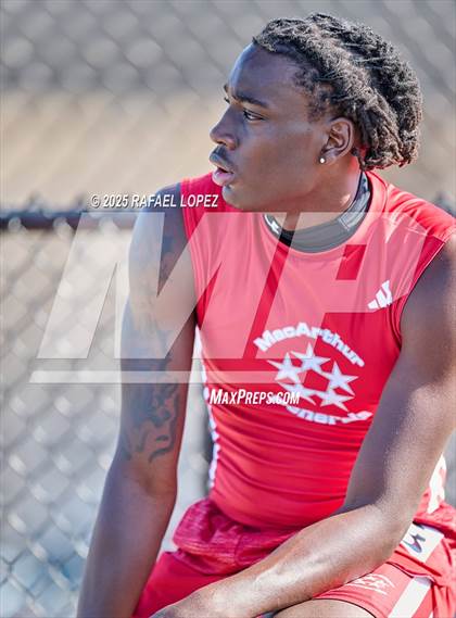 Thumbnail 1 in UIL 6A Track & Field Area 13&14 (400M) photogallery.