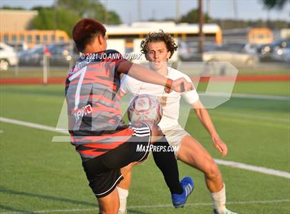 Thumbnail 2 in Bridgeland vs. MacArthur (UIL 6A Regional Quarterfinal Playoff) photogallery.