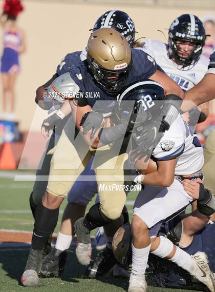 Thumbnail 3 in Mater Dei Catholic vs. Ramona (CIF SDS D3 Final) photogallery.