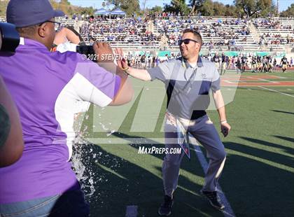 Thumbnail 3 in Mater Dei Catholic vs. Ramona (CIF SDS D3 Final) photogallery.