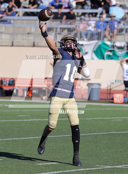 Thumbnail 2 in Mater Dei Catholic vs. Ramona (CIF SDS D3 Final) photogallery.