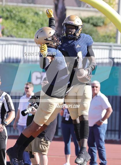 Thumbnail 2 in Mater Dei Catholic vs. Ramona (CIF SDS D3 Final) photogallery.