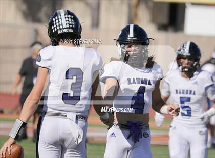 Thumbnail 2 in Mater Dei Catholic vs. Ramona (CIF SDS D3 Final) photogallery.