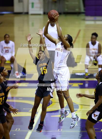 Thumbnail 2 in Etiwanda vs. Lynwood (CIF-SS Open Playoff) photogallery.