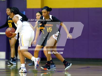 Thumbnail 3 in Etiwanda vs. Lynwood (CIF-SS Open Playoff) photogallery.