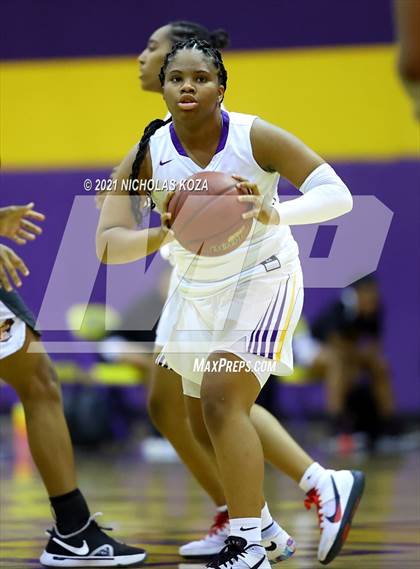 Thumbnail 2 in Etiwanda vs. Lynwood (CIF-SS Open Playoff) photogallery.