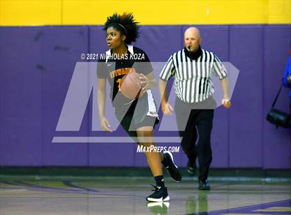 Thumbnail 1 in Etiwanda vs. Lynwood (CIF-SS Open Playoff) photogallery.