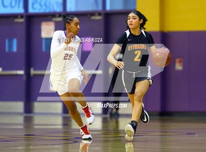 Thumbnail 1 in Etiwanda vs. Lynwood (CIF-SS Open Playoff) photogallery.