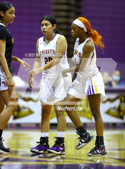 Thumbnail 1 in Etiwanda vs. Lynwood (CIF-SS Open Playoff) photogallery.