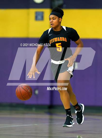Thumbnail 3 in Etiwanda vs. Lynwood (CIF-SS Open Playoff) photogallery.