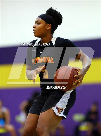 Thumbnail 3 in Etiwanda vs. Lynwood (CIF-SS Open Playoff) photogallery.