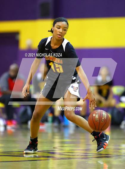 Thumbnail 3 in Etiwanda vs. Lynwood (CIF-SS Open Playoff) photogallery.