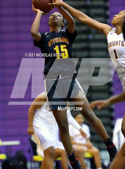 Thumbnail 2 in Etiwanda vs. Lynwood (CIF-SS Open Playoff) photogallery.