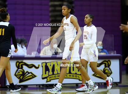 Thumbnail 3 in Etiwanda vs. Lynwood (CIF-SS Open Playoff) photogallery.