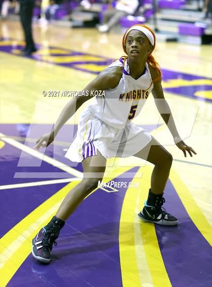 Thumbnail 1 in Etiwanda vs. Lynwood (CIF-SS Open Playoff) photogallery.