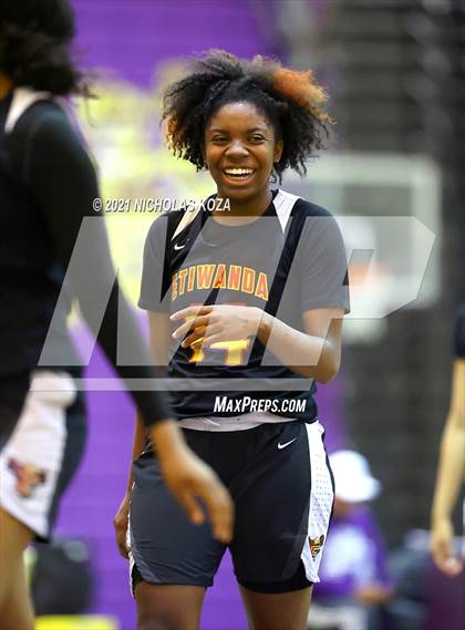Thumbnail 2 in Etiwanda vs. Lynwood (CIF-SS Open Playoff) photogallery.