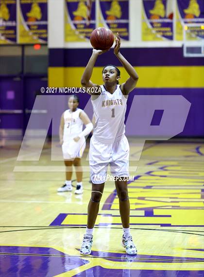 Thumbnail 1 in Etiwanda vs. Lynwood (CIF-SS Open Playoff) photogallery.