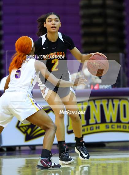 Thumbnail 1 in Etiwanda vs. Lynwood (CIF-SS Open Playoff) photogallery.