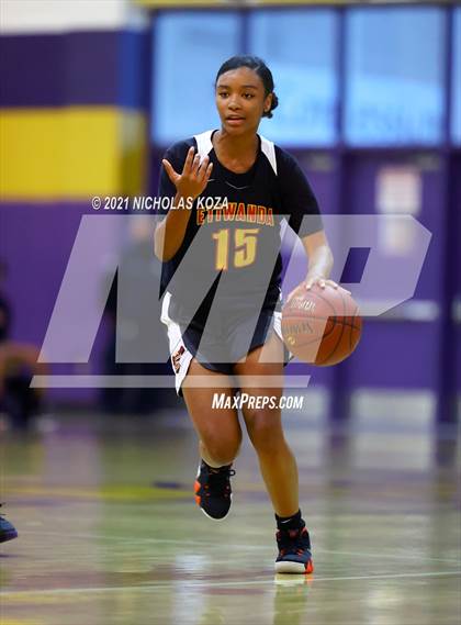 Thumbnail 3 in Etiwanda vs. Lynwood (CIF-SS Open Playoff) photogallery.