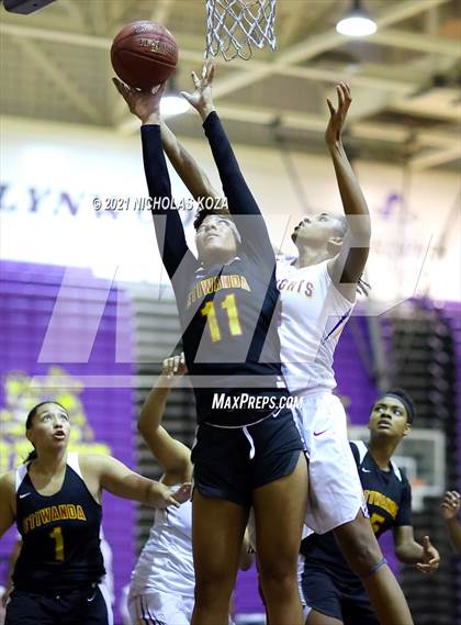 Thumbnail 2 in Etiwanda vs. Lynwood (CIF-SS Open Playoff) photogallery.
