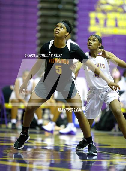 Thumbnail 3 in Etiwanda vs. Lynwood (CIF-SS Open Playoff) photogallery.