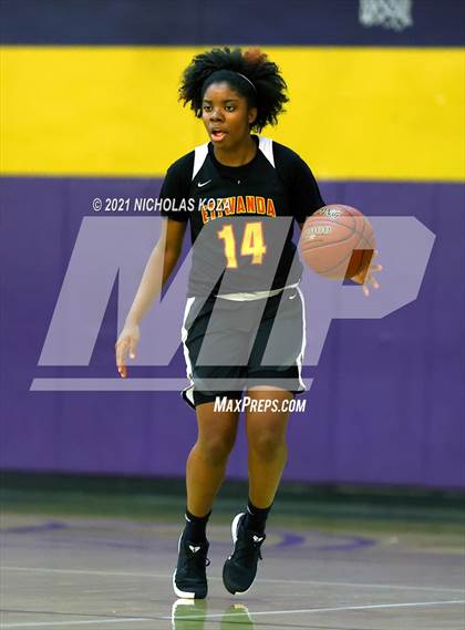 Thumbnail 3 in Etiwanda vs. Lynwood (CIF-SS Open Playoff) photogallery.