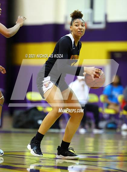 Thumbnail 2 in Etiwanda vs. Lynwood (CIF-SS Open Playoff) photogallery.