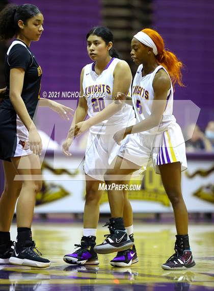 Thumbnail 2 in Etiwanda vs. Lynwood (CIF-SS Open Playoff) photogallery.