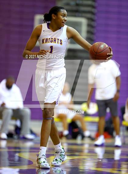 Thumbnail 2 in Etiwanda vs. Lynwood (CIF-SS Open Playoff) photogallery.