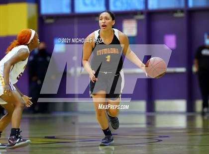 Thumbnail 1 in Etiwanda vs. Lynwood (CIF-SS Open Playoff) photogallery.