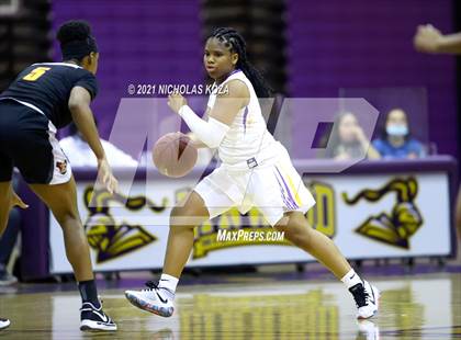 Thumbnail 3 in Etiwanda vs. Lynwood (CIF-SS Open Playoff) photogallery.