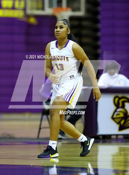 Thumbnail 1 in Etiwanda vs. Lynwood (CIF-SS Open Playoff) photogallery.