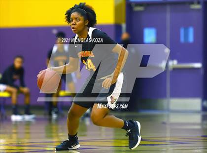 Thumbnail 2 in Etiwanda vs. Lynwood (CIF-SS Open Playoff) photogallery.