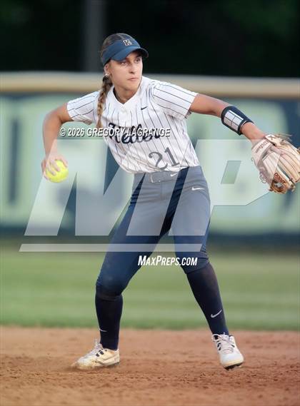 Thumbnail 2 in Trinity vs Keller photogallery.