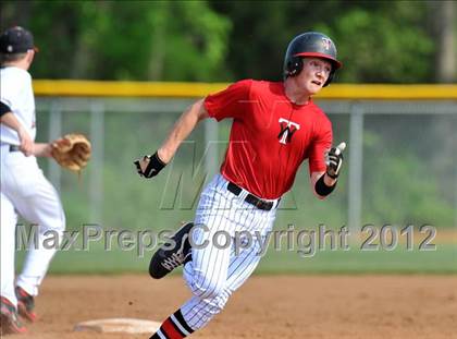 Thumbnail 3 in West @ Lovejoy photogallery.