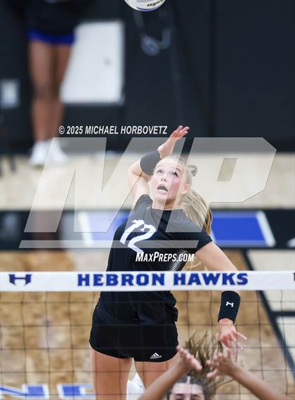Thumbnail 2 in Plano East vs. Byron Nelson (UIL 6 D1 Regional Final) photogallery.