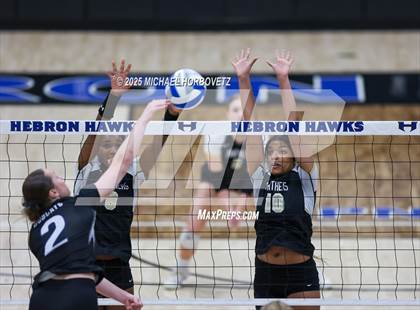 Thumbnail 3 in Plano East vs. Byron Nelson (UIL 6 D1 Regional Final) photogallery.