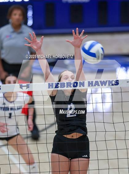 Thumbnail 1 in Plano East vs. Byron Nelson (UIL 6 D1 Regional Final) photogallery.