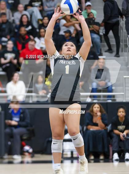 Thumbnail 1 in Plano East vs. Byron Nelson (UIL 6 D1 Regional Final) photogallery.
